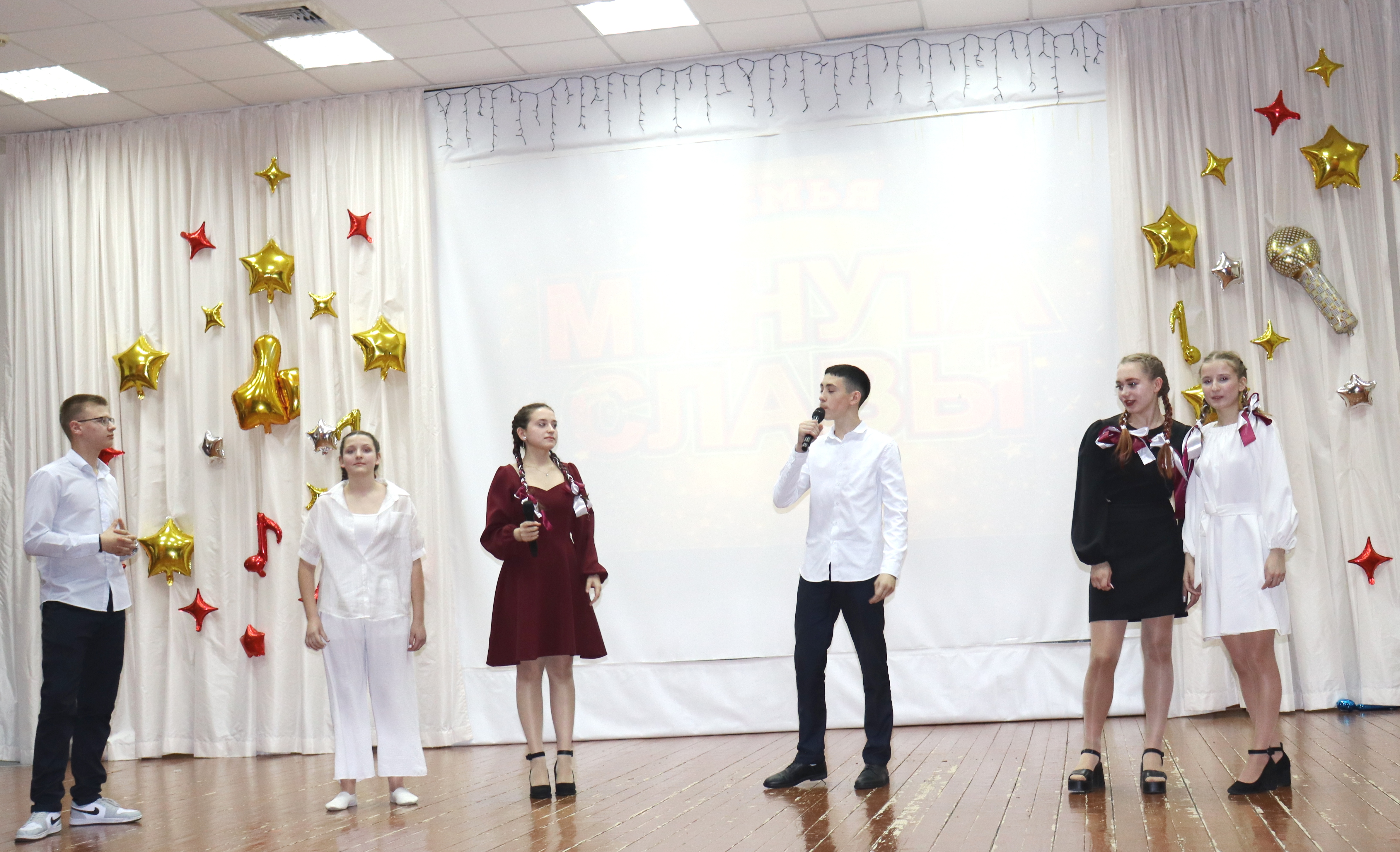 На &amp;quot;Минуте славы&amp;quot; Налобихинской школы юные артисты школьного театра покорили сердца трогательным спектаклем о выборе родителей.