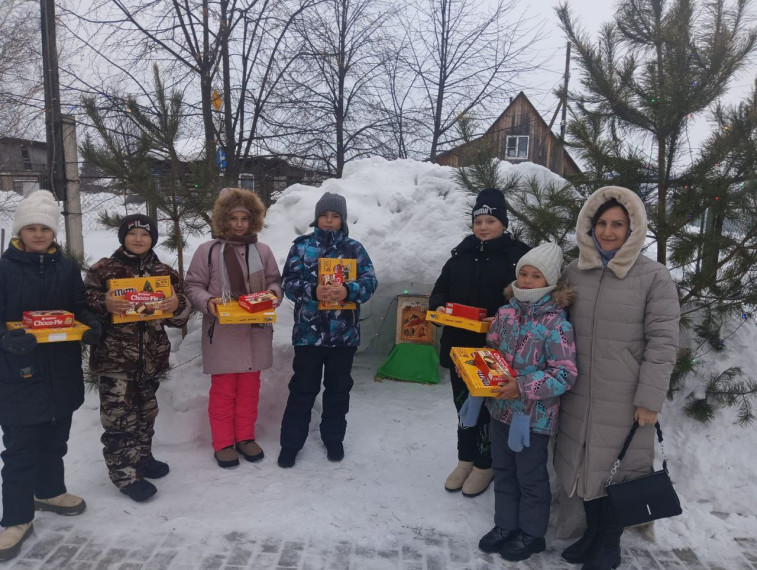 Утро Рождества в Сретенском храме: душевное тепло и свет веры.